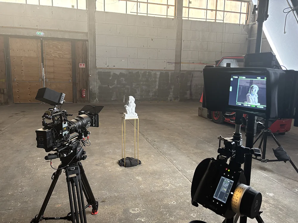 Optagelser af Benny Jamz' buste på musikvideo-set med kameraer og filmudstyr